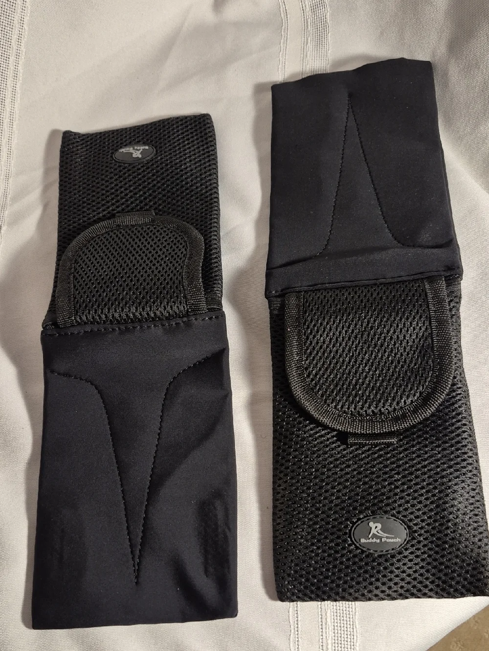 NWOT Buddy Pouch Belt Free Magnetic Running Mesh Pouch